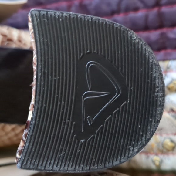 LA FEMME ROJE* Kavir-e Mule Heeled Sandals cruelty free, non leather materials - Picture 11 of 14